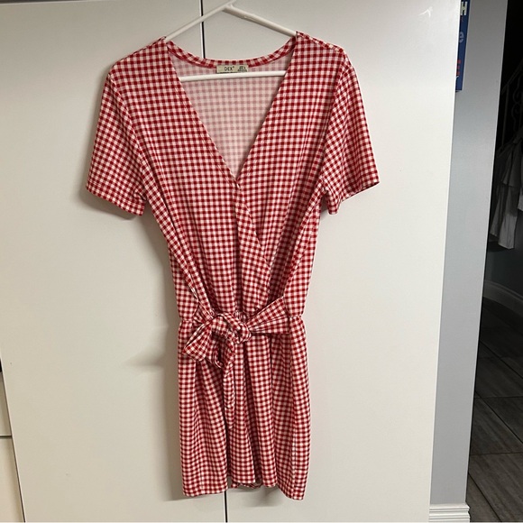 DEX red and white gingham jumpsuit/ romper size L - Picture 6 of 10